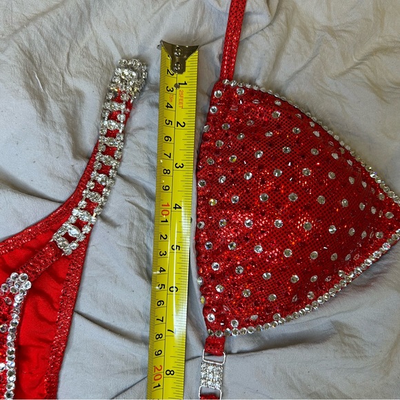 NPC Bodybuilding Competition Bikini - Picture 10 of 16